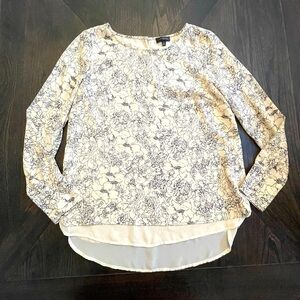 THE Limited Off-White Blouse Size Medium